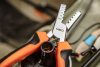 NEO TOOLS Krimpelő-, kábelsarufogó 0.25-2.5mm2, 140mm 25 év garanciával 01-532