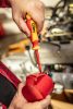 NEO TOOLS Csavarhúzó lapos, 1000V, szigetelt, 1x5,5x125mm, S2 acél 25 év garanciával 04-133
