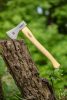 NEO TOOLS Túlélő balta bőr tokkal, 400g, kovácsolt szénacél C55, Kőrisfa nyél, polírozott penge 63-119